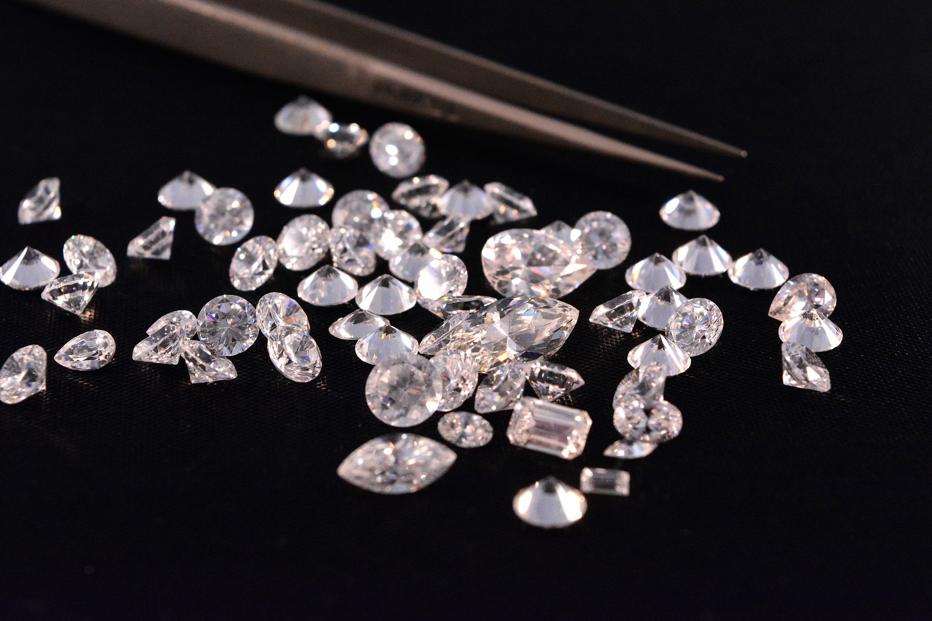 IL DIAMANTE: INTRODUZIONE